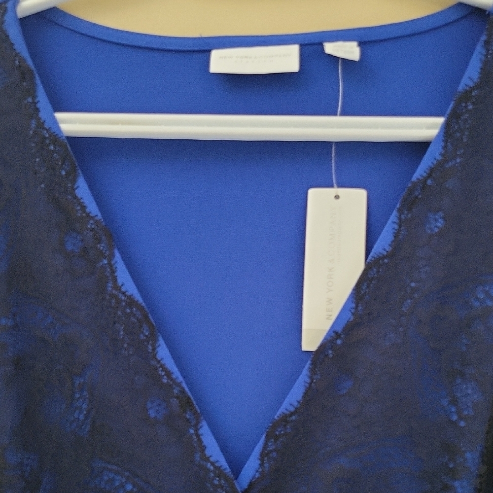 New York & Company BNWT Blue Tank Top - Picture 2 of 7